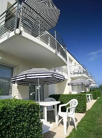 Résidences Les Jardins Et Terrasses De Rockroum 3*